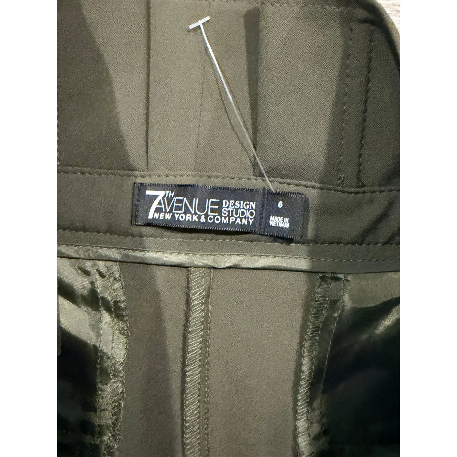 7th Ave Design Studio New York and Company Green Dress Pants Size 6 - Image 2