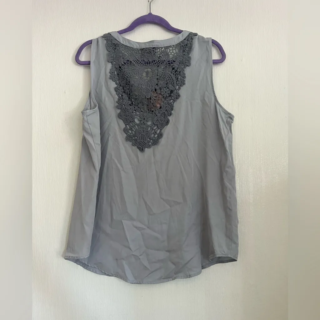 Knox Rose Light Gray V-Neck Blouse - Image 4