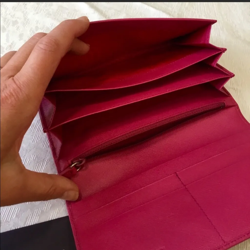 So NICE PRADA SAFFIANO leather wallet 👛🌺 - Image 12