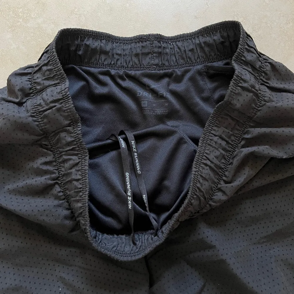 Nike Women's Dri-fit Black Athletic Shorts Size M - Image 5