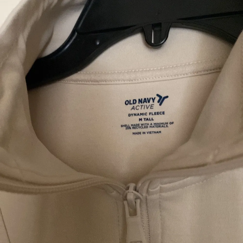 Old Navy Dynamic Fleece Half Zip in Wishbone - Image 4