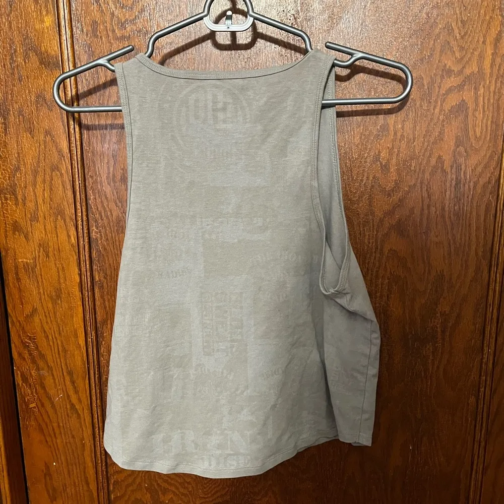 Under Armour tank top size L - Image 2