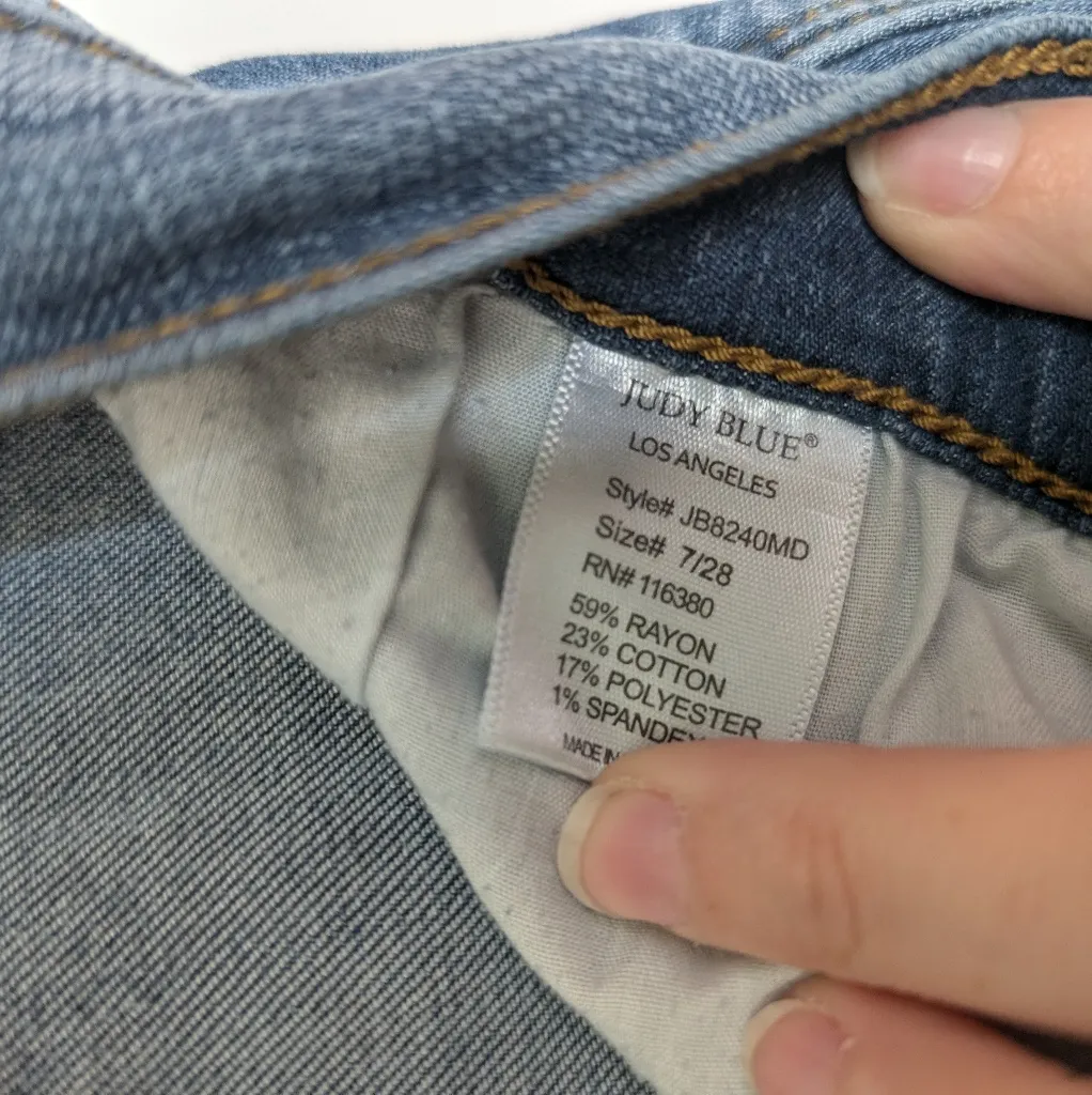 Judy Blue Mid Rise Distressed Raw Hem Skinny Jean W7/28 Medium Wash - Image 7