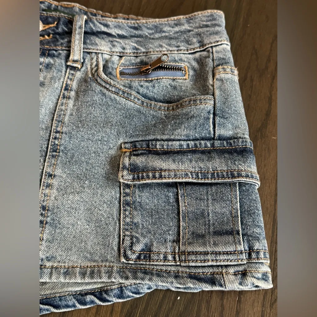 Wild Fable Low Rise Stretch  Blue Jean Shorts - Image 4