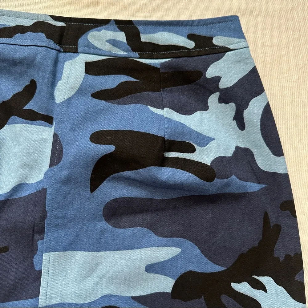 Cade Camo Skirt in Blue Camo Size Medium Revolve - Image 10