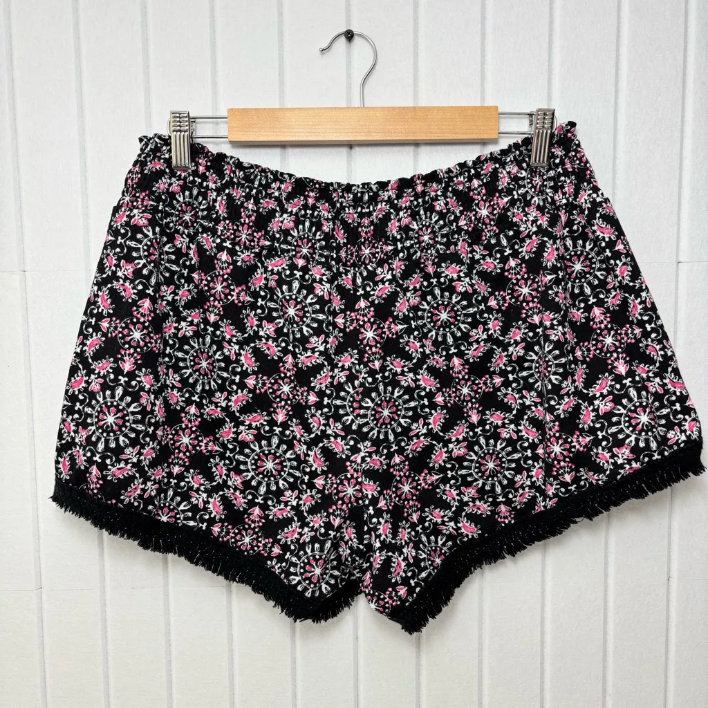 No Boundaries Black and Pink Floral High Waist‎ Shorts size XXL (19) - Image 3