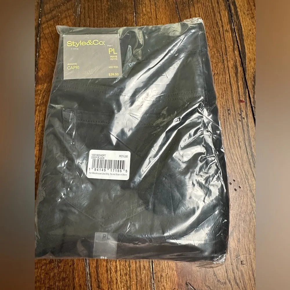 STYLE‎ & Co Capri Petite L Black Jeggings - Image 2