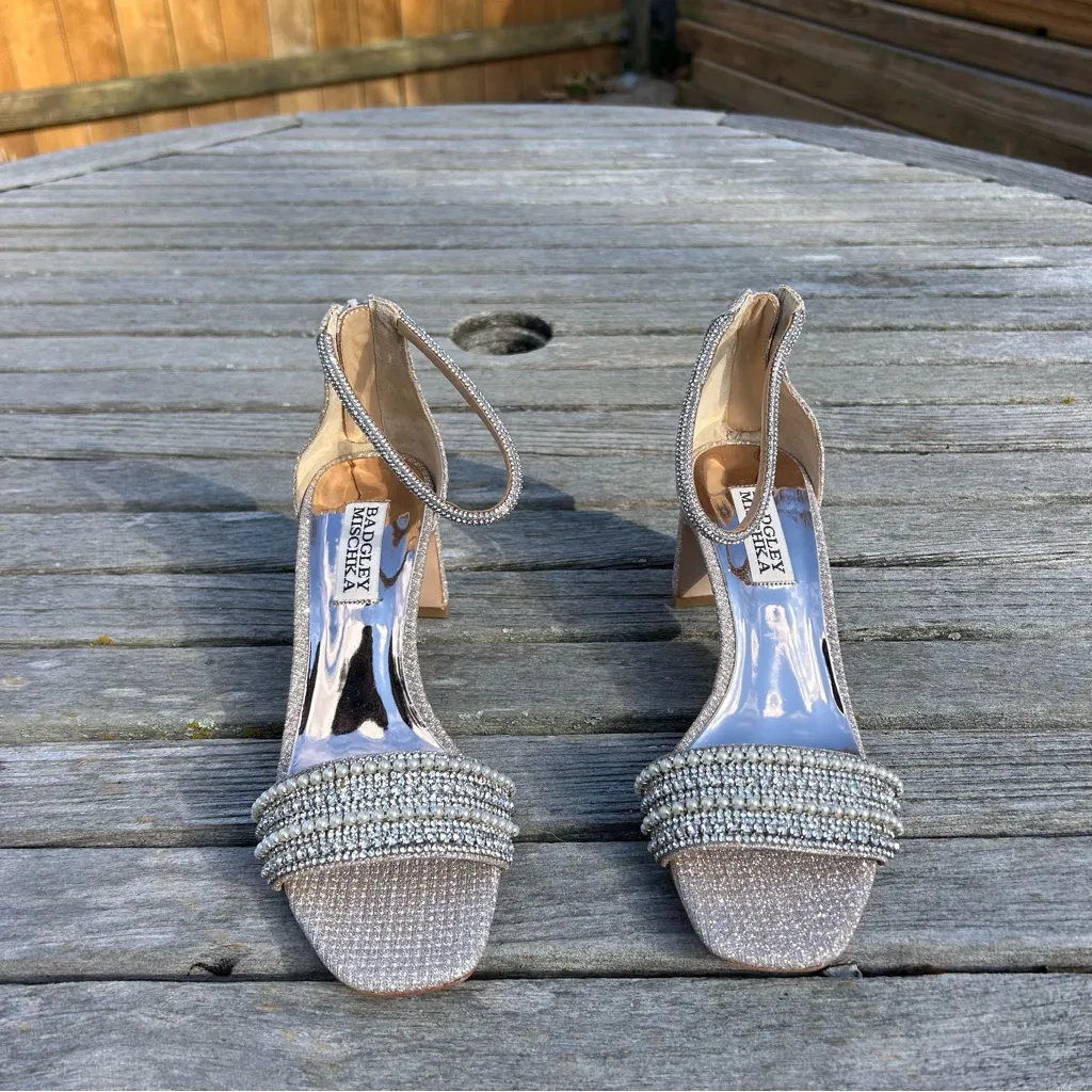 Nwot Badgley Mischka 'Kameryn' Open-toe Block Heels in pale gold size 5 - Image 4