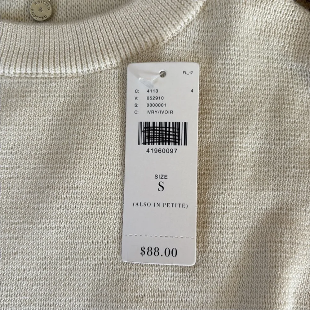 NWT Anthropologie Knitted & Knotted
Open Shoulder Ruffle Sleeve Sweater Small - Image 5