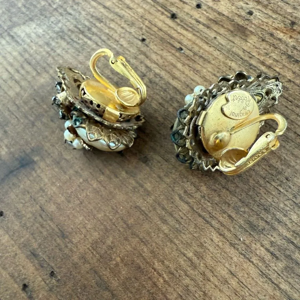 Vintage 50s Robert Signed Clip On Earrings Pearl Rhinestone Gold White - Image 5
