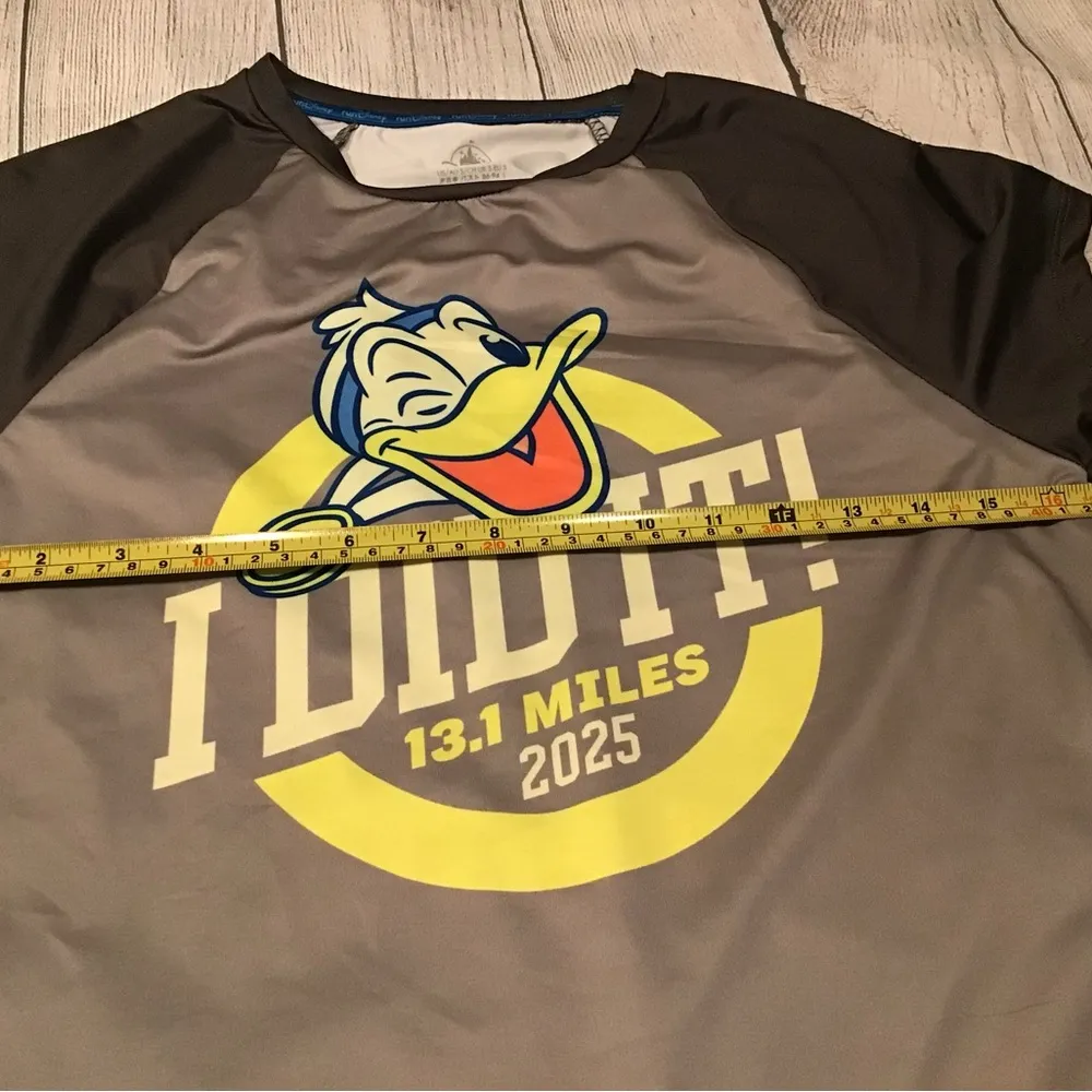 Disney run half marathon finisher 2025 Donald & Daisy Duck shirt Small-NWT - Image 5