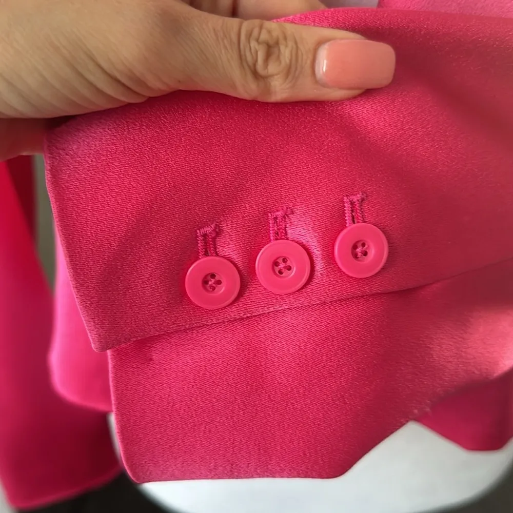 Alice + Olivia Shan Boxy Oversized Cropped Blazer in Candy. Size 4, $496 - Image 7