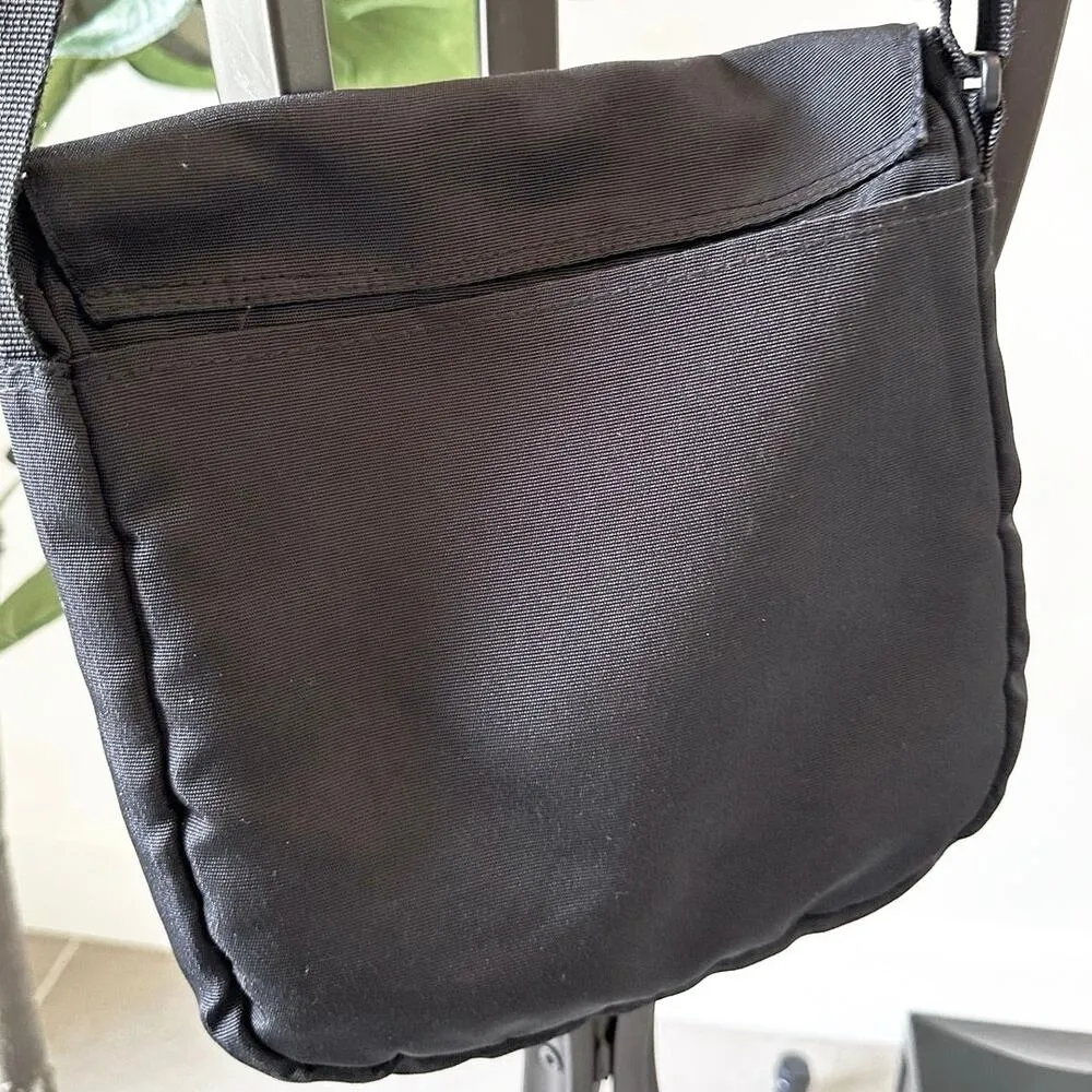 Eddie Bauer Magnetic Closure Travel Bag Crossbody Messenger Carry On Black - Image 8