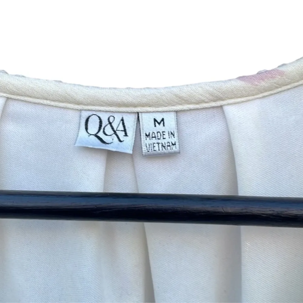 Q&A women's medium floral dress with pockets - Image 3