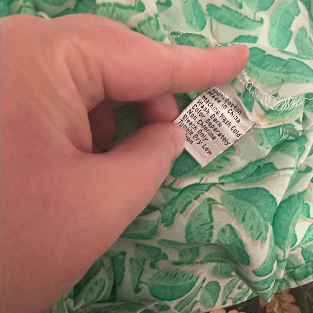 CHARLESTON SHOE CO. Green Leaf Print Tunic Top Size M - Image 5