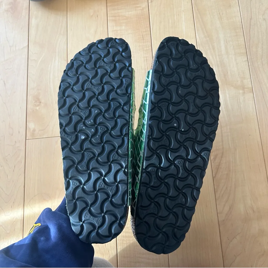 Birkenstock Arizona Gator Gleam Metallic Green Sandals Women’s Size 40 - Image 5