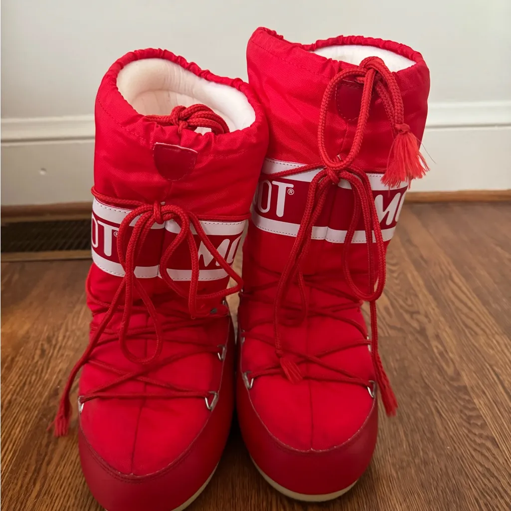 Moon Boot Women's Red Winter Boots Size 7 - Image 6
