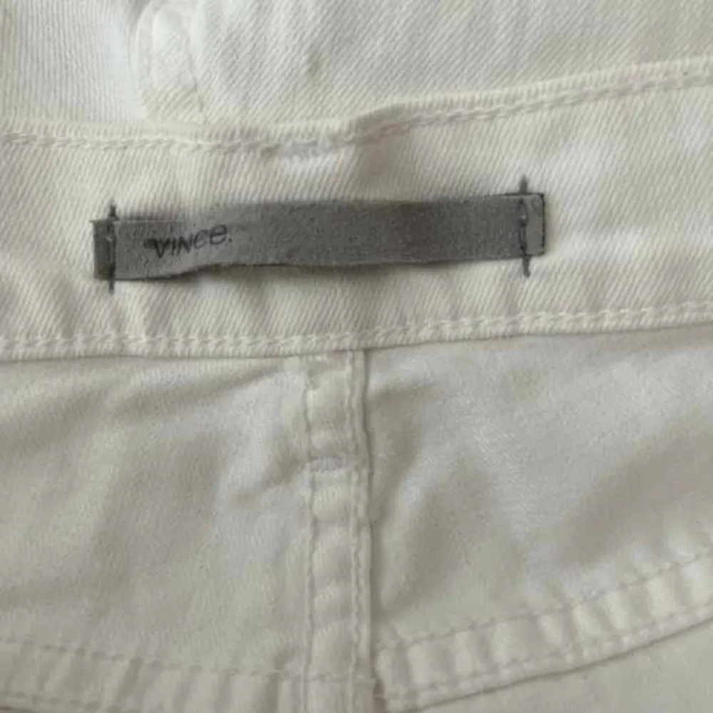 Vince White Crop‎ Fit Jeans - Image 3
