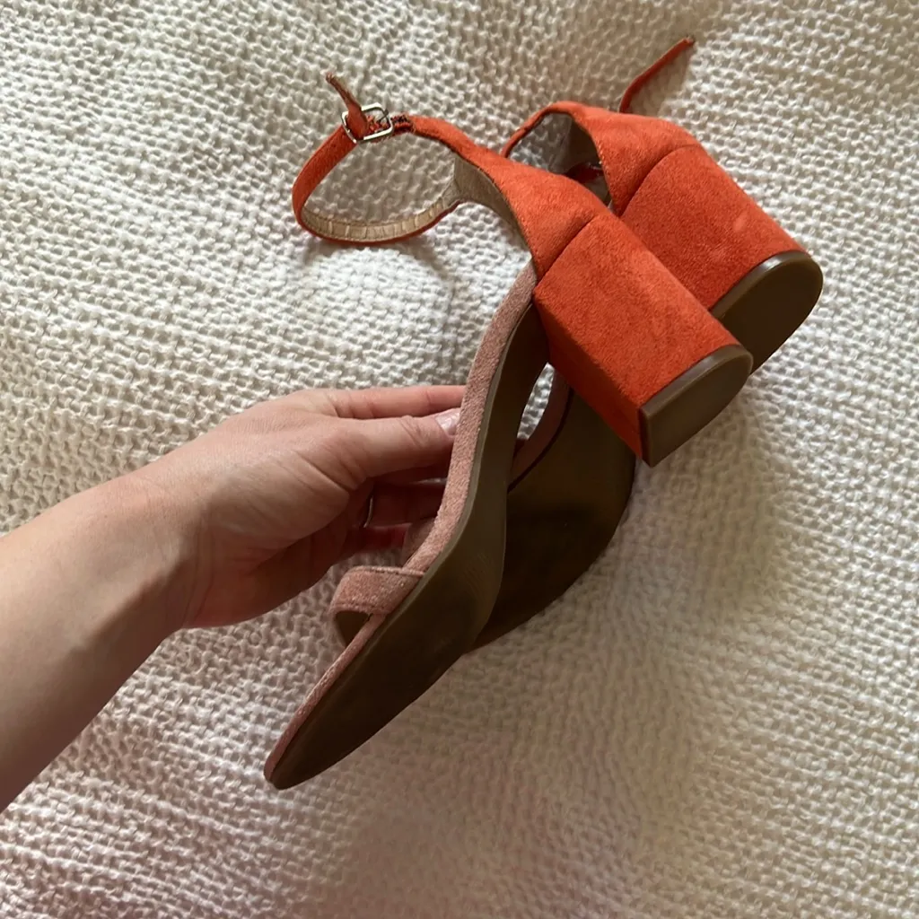 CUTE WOMENS CHUNKY HEELS Size 9.5 - Image 4