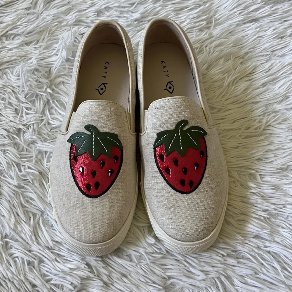 Katy Perry The Kerry Novelty Canvas Strawberry Women’s Slip-Ons size 7.5M - Image 2