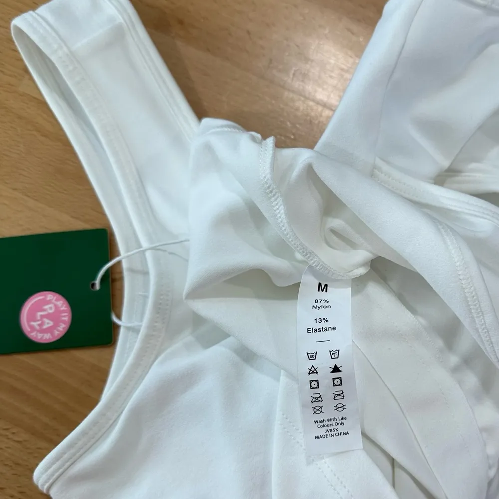 Halara V Back Crossover Workout Cropped Tank Top White Athletic Medium - Image 6