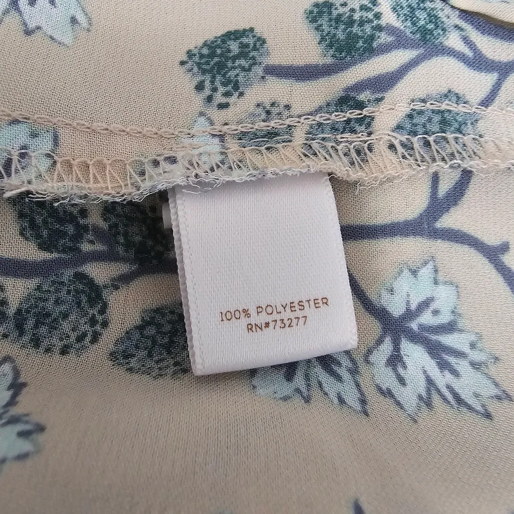 LC Lauren Conrad Blush Floral Pleated Tie Back Blouse Size Medium - Image 7