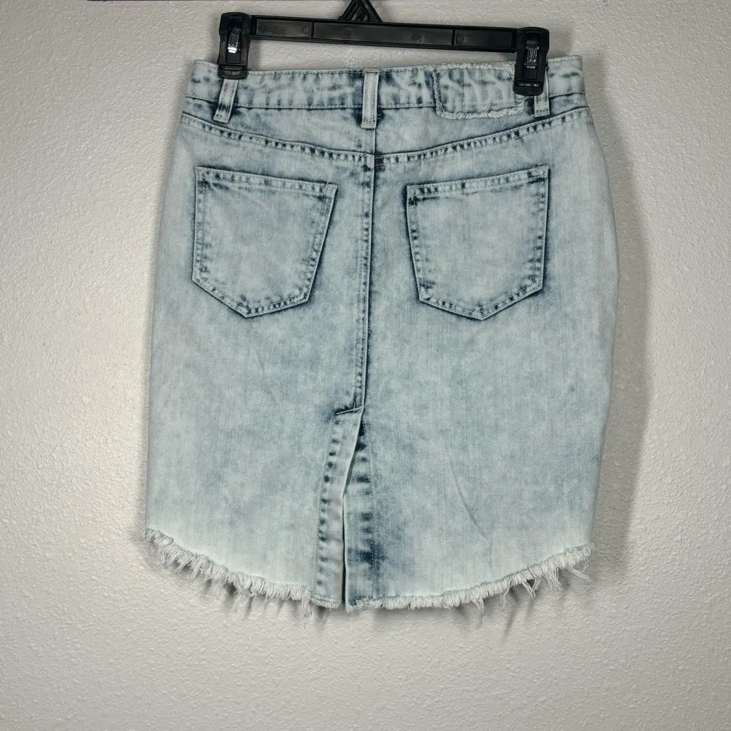 Tinseltown Light Wash Denim Skirt Junior Size 3 - Image 4