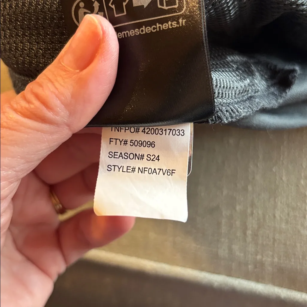 The North Face Charcoal Gray Women's Shorts, Size Small - Image 8