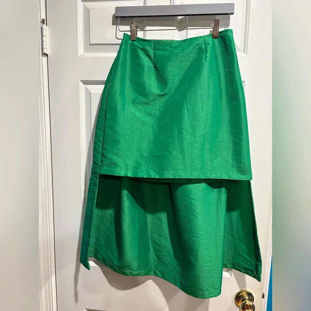 Anthropologie Maeve Asymmetrical Sateen Skirt sz 2 kelly green - Image 4