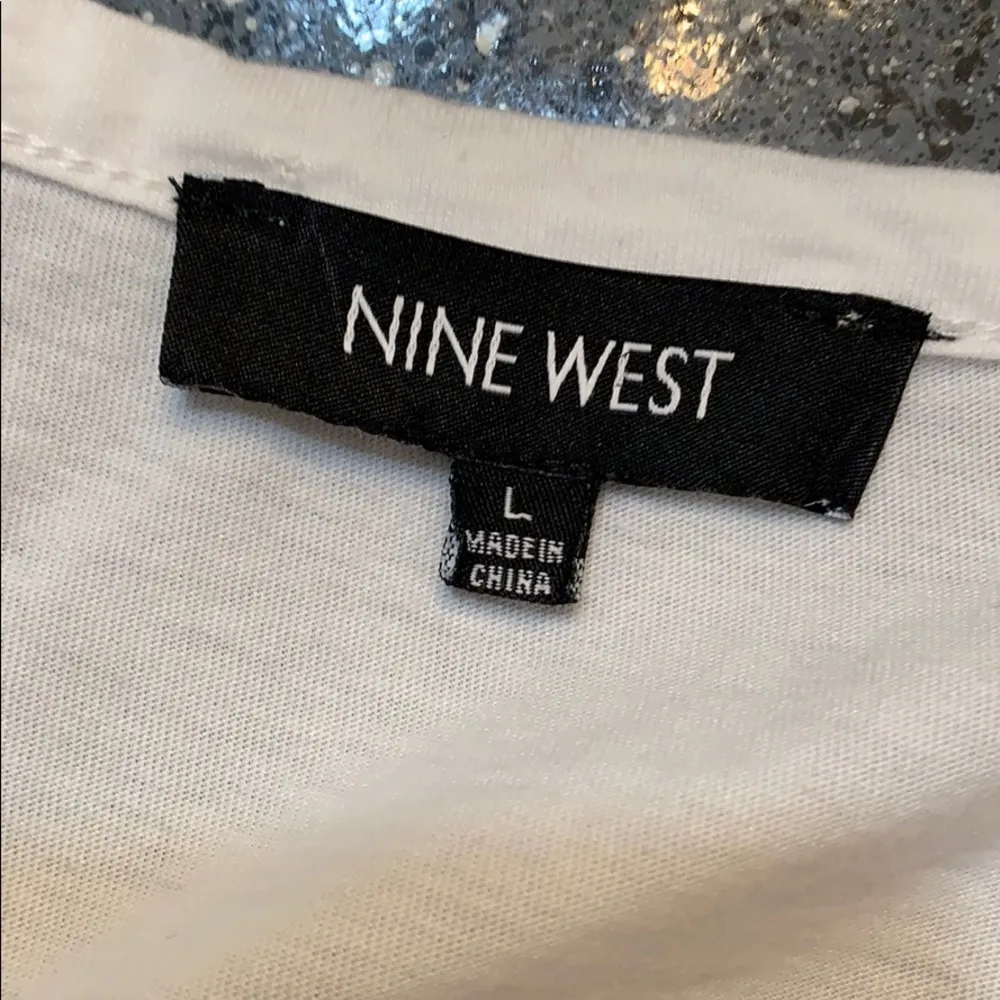 Nine West- Crochet Tee EUC - Image 4