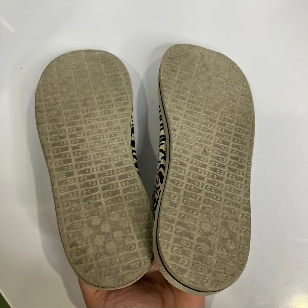 Sanuk Shorty leppatyga animal print‎ slip on loafers women’s size 10 cream black - Image 7