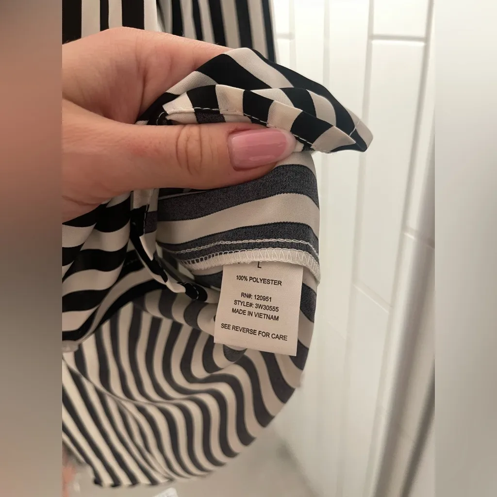 NWOT OLIVE AND OAK BLACK & WHITE STRIPED SHIRT L - Image 5