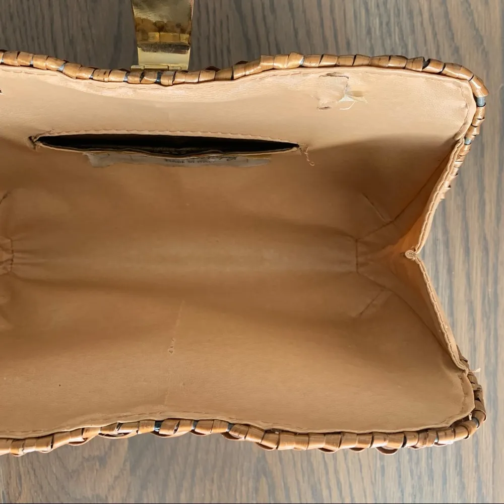 Vintage Marshall Fields Woven Straw Natural Clutch in Tan with Gold Closure - Image 5