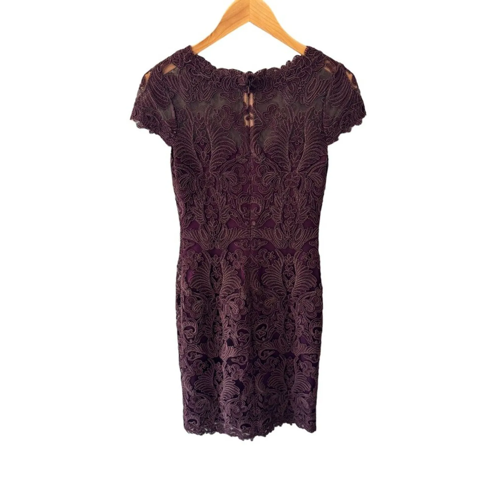 Tadashi Shoji‎ Embroidered Illusion Yoke Lace Sheath Dress Blackberry Size 2 - Image 5