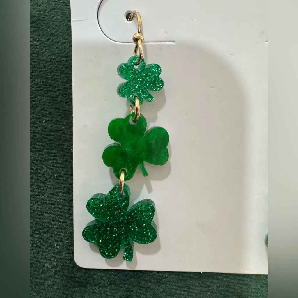 Green Shamrock Dangle Earrings - Image 2