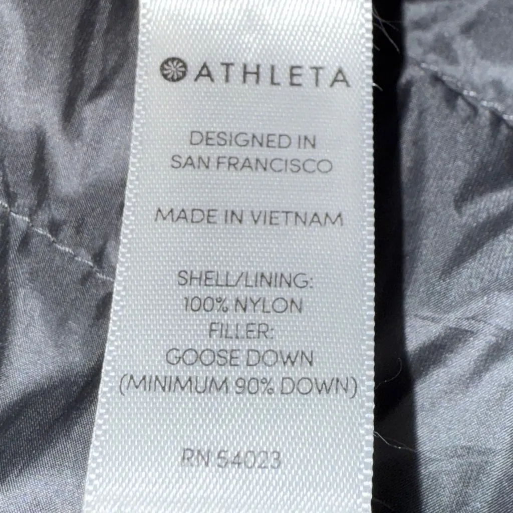 Athleta Women's Gray Down Puffer Jacket - Image 5
