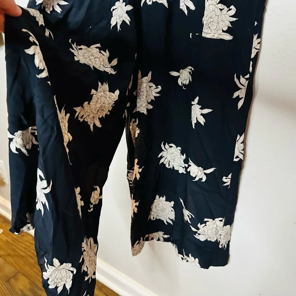 VINCE Chrysanthemum Black & White Print Floral 100% Silk Jumpsuit Size Large - Image 8