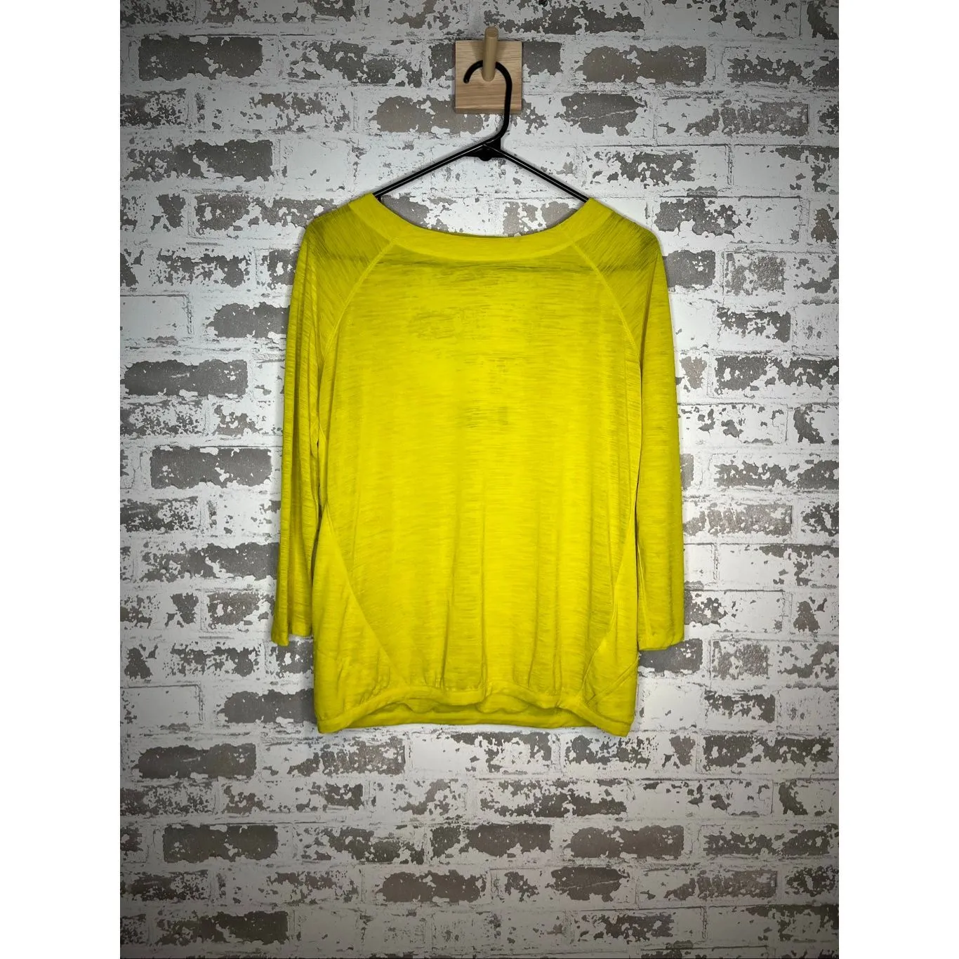 ATHLETA | women yellow open back athletic top - Image 9