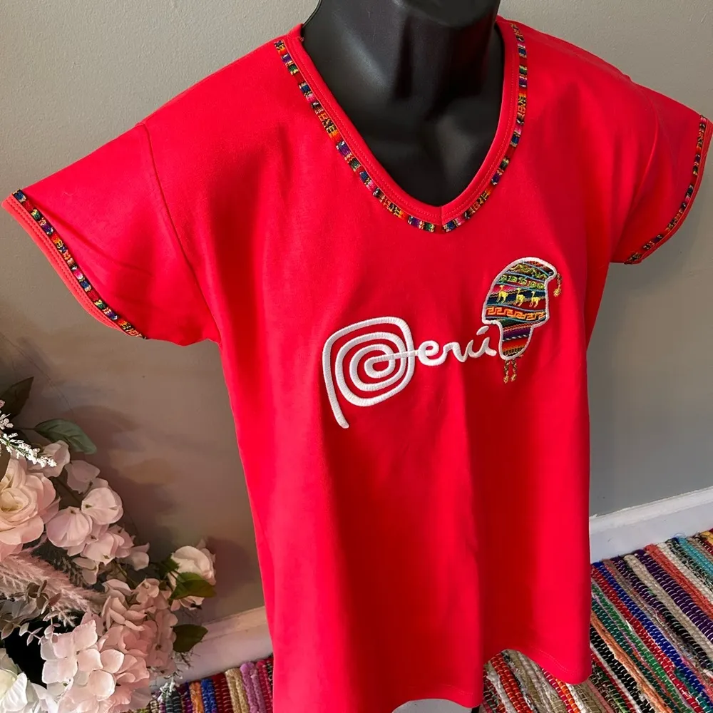 NEW Peru Embroidered Logo Tee Shirt Machu Picchu South America Red XL - Image 4