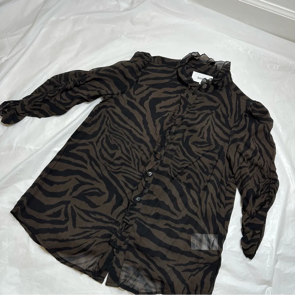 Sisco Zebra-Print Naturel 3/4 sleeve Blouse sz XS - Image 9