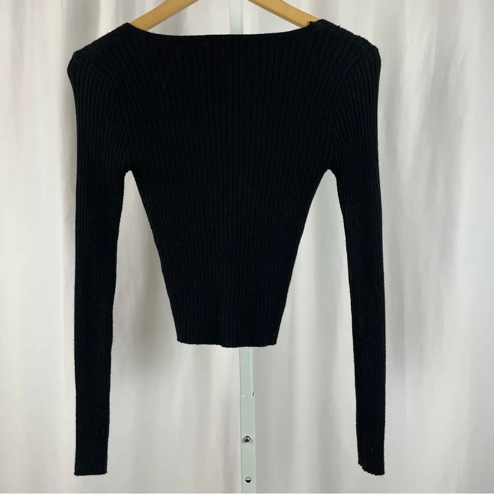 Forever 21 Medium Ribbed Y2K Knit Buttery Soft Crop Cardigan Sweater - Image 2