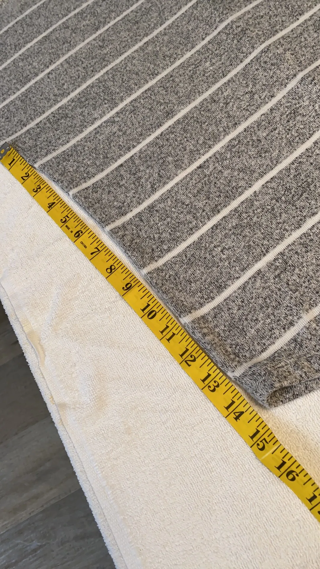 blouse elbow length sleeves size small - Image 4