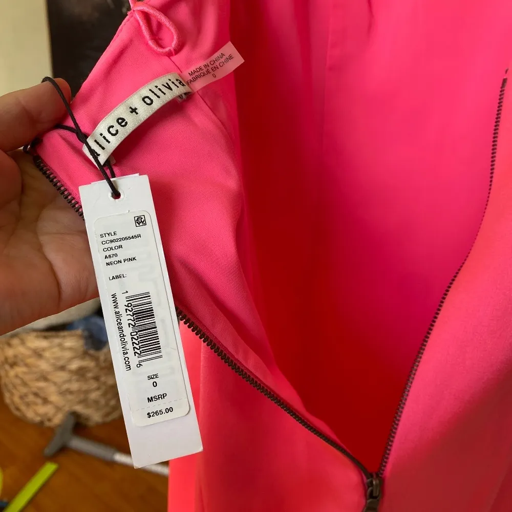 NWT Alice + Olivia Nelle Mini Dress in Barbie Neon Pink Size 0 $265 - Image 9