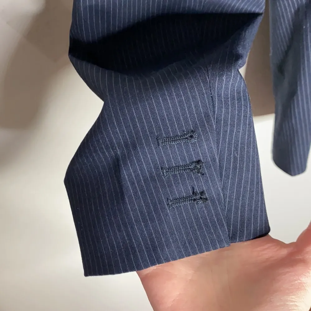 Uniqlo stretch pinstripe navy blazer size M - Image 7
