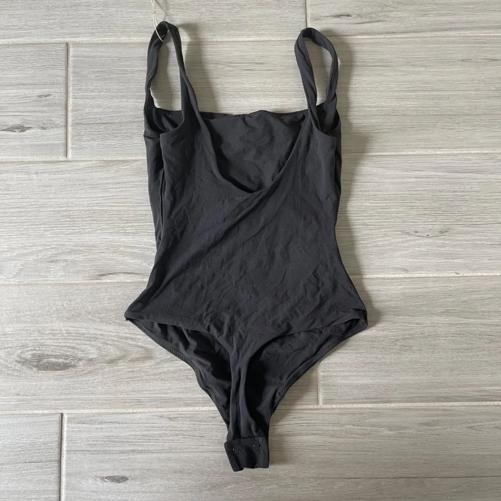NWT SKIMS FITS EVERYBODY SQUARE NECK BODYSUIT - M - Image 3