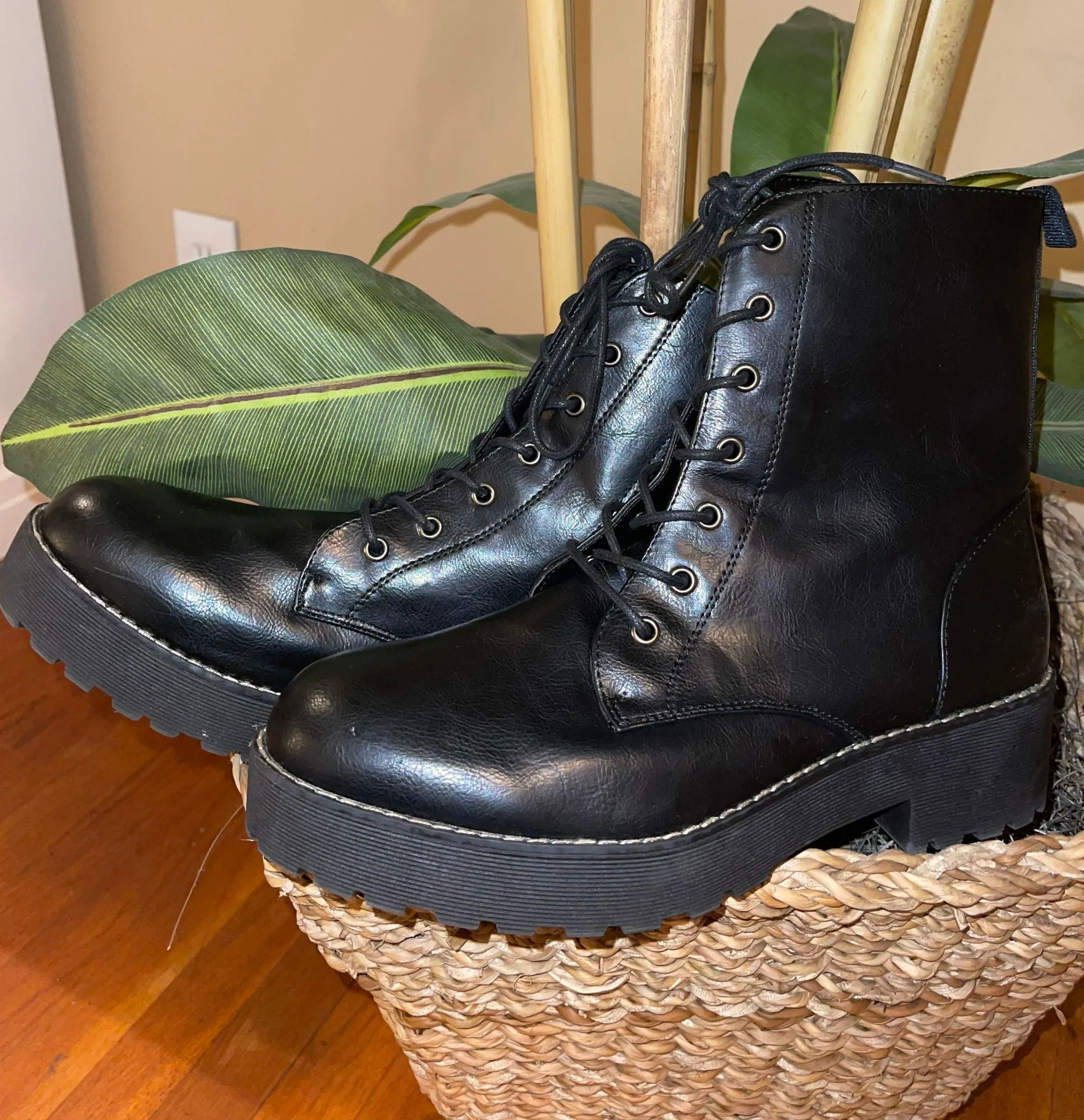 Combat Boots Black Size 11 - Image 4