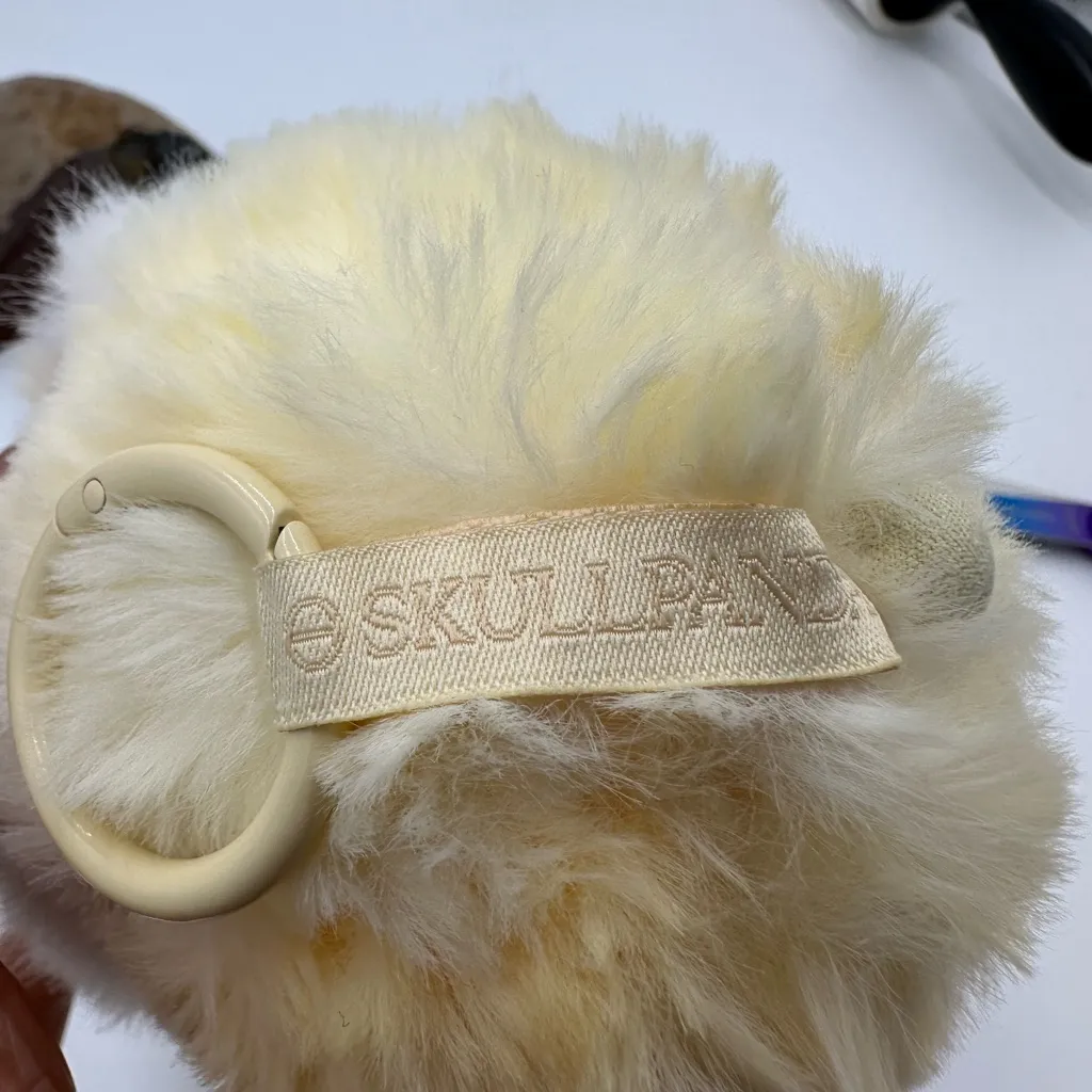 DAWN SKULLPANDA L'impressionnisme Series Plush Doll collection by Pop
Mart. Yellow - Image 6