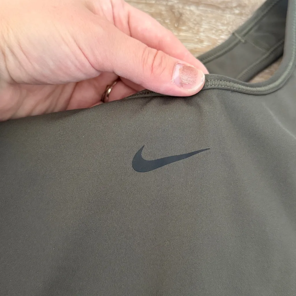 Nike Swoosh Dri-FIT Racerback Sports Bra Size Large - Image 2