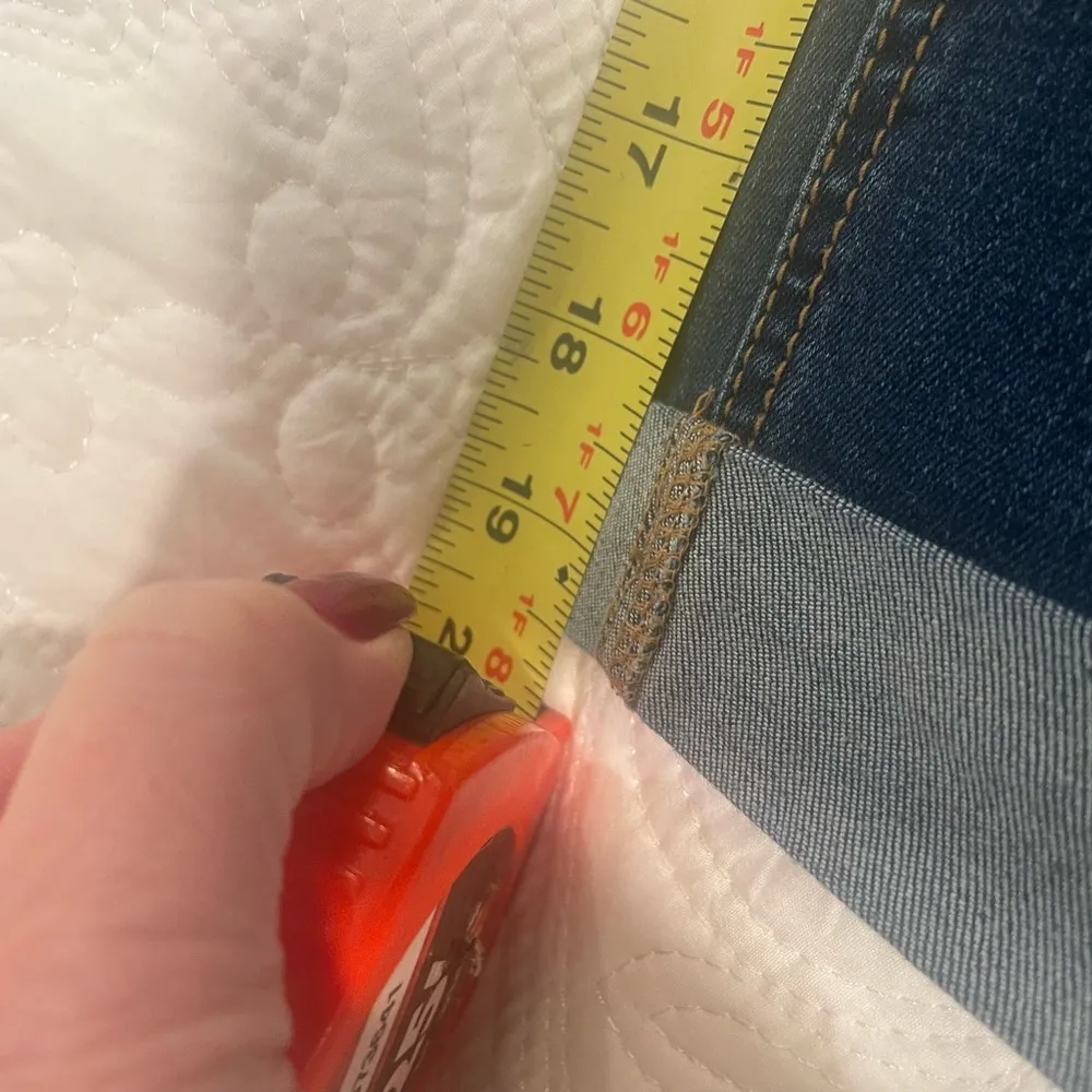 Faded Glory Capris Size 12 - Image 4