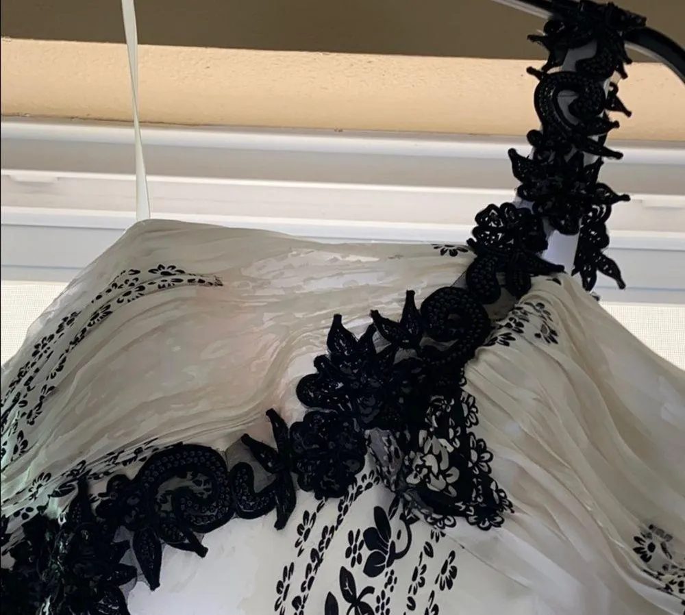 Black and white evening gown Size 6 - Image 7